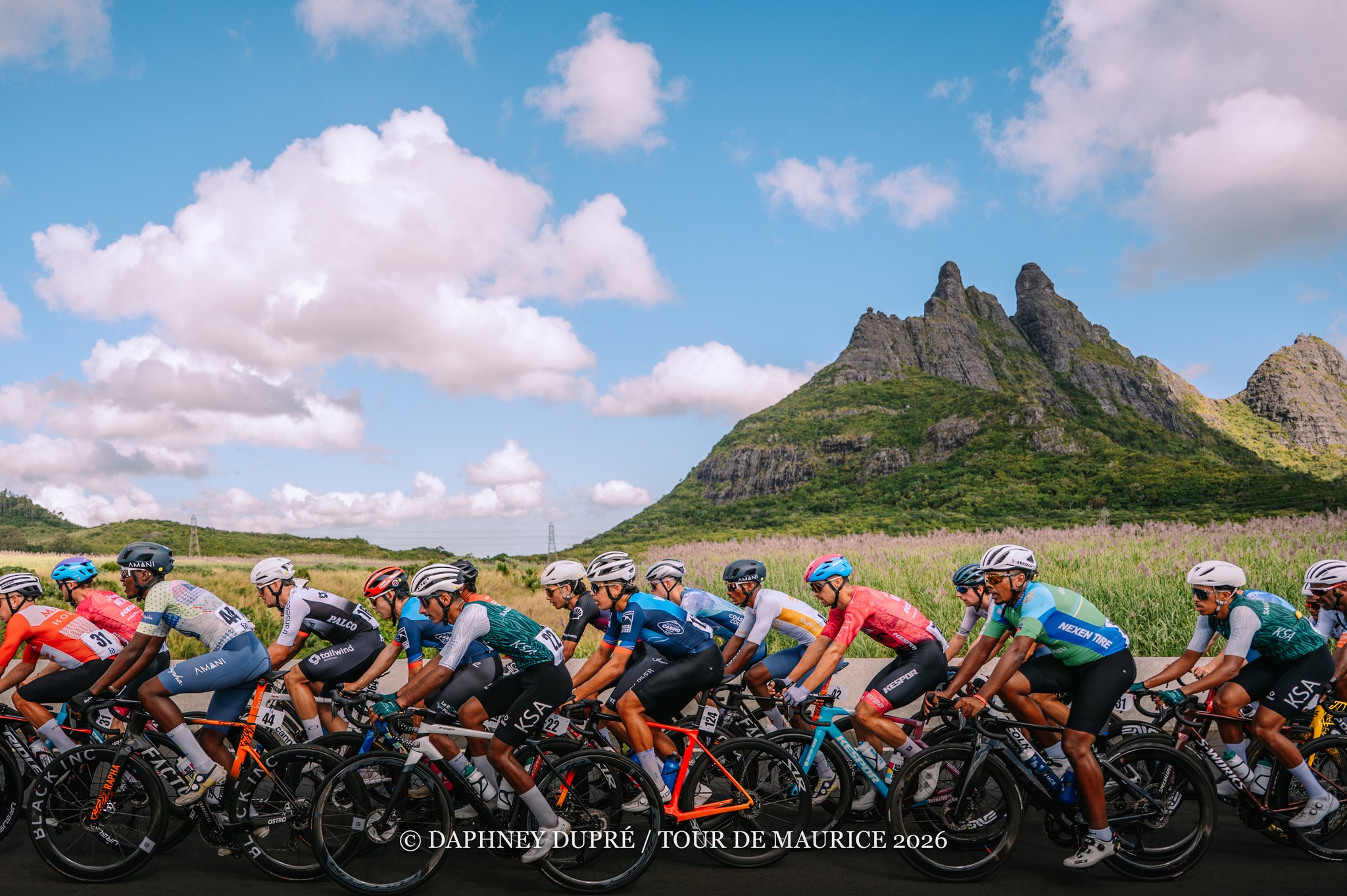 🔥 Et si on vous donnait quelques nouvelles ? 

Cette semaine,  se déroulait le Tour de Maurice réservé aux professionnels et pour lequel notre société organisatrice était partenaire du maillot de la montagne ⛰

L'occasion de (re)découvrir les parcours et accélérer nos préparatifs 🗺
De grandes annonces arrivent prochainement... 😉

📸 Daphney Dupré / Tour de Maurice 2026

𝐈𝐧𝐟𝐨𝐫𝐦𝐚𝐭𝐢𝐨𝐧𝐬 & 𝐢𝐧𝐬𝐜𝐫𝐢𝐩𝐭𝐢𝐨𝐧𝐬 ⤵️
✍️ https://mauritiusrace.com

#cyclosportive #cyclisme #velo #granfondo #cyclosport #cyclingevent #mauritiusinternationalcyclingrace #cyclingparadise #MauritiusTrail #TrailLife
#TrailAddict #RunTheIsland #rideinparadise #cyclingholidays #ilemaurice #mauritius #mauritiusisland #mauritiusexperience #RunInParadise #OutdoorMauritius #ExploreMauritius #VisitMauritius
